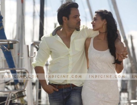 113806-Emraan-Hashmi-and-Amyra-Dastur-shoot-for-Mr-X-in-Cape-Town-large